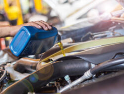 Yuk, Ketahui Kapan Harus Ganti Oli Mobil dan Cara Memilih yang Tepat!