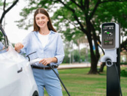 Jaga Baterai Mobil Listrik Tetap Awet! Begini Caranya