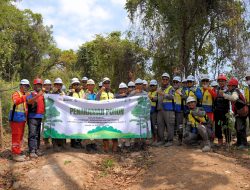 Penanaman Pohon Bersama JPB & Perhutani Dukung Proyek Tol Probowangi