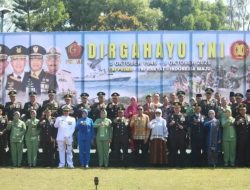 Dandim 0833 Hadiri Upacara HUT Ke 80 TNI di Lapangan Rampal