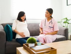 Peran Bidan dalam Meningkatkan Kesehatan Ibu